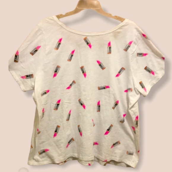 Lane Bryant lipstick t-shirt - Picture 2 of 12